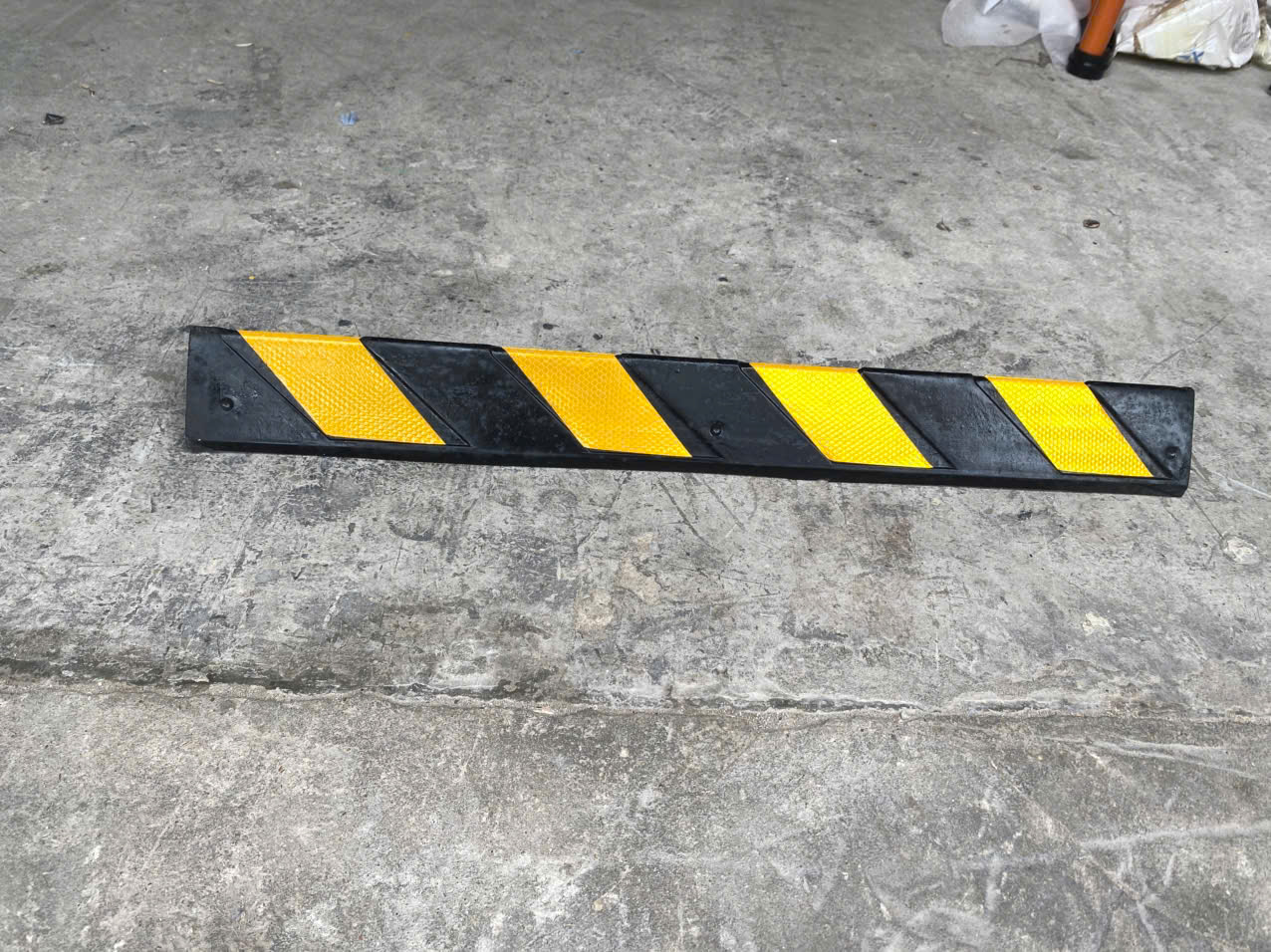 Ốp cột cao su chữ V 800mm