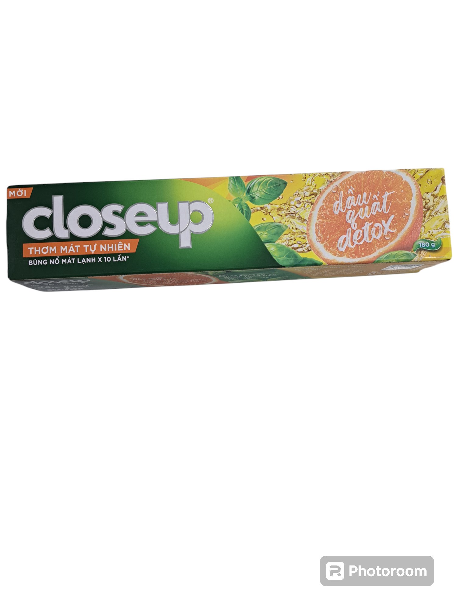 Kem đánh răng Closeup thơm mát tự nhiên hương dầu quất và thảo dược 180g