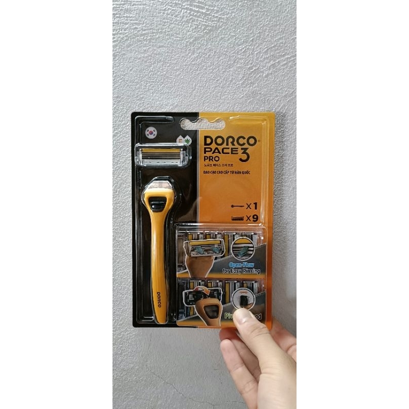 Dao cạo cao cấp Dorco 3 lưỡi kèm 9 đầu thay Hàn Quốc 7009-B