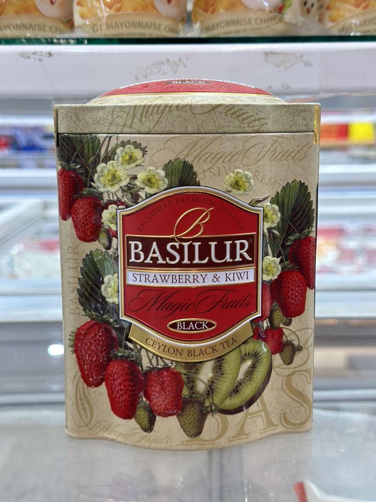 Trà đen Basilur Magic Fruits hương dâu tây - kiwi Nga 100g