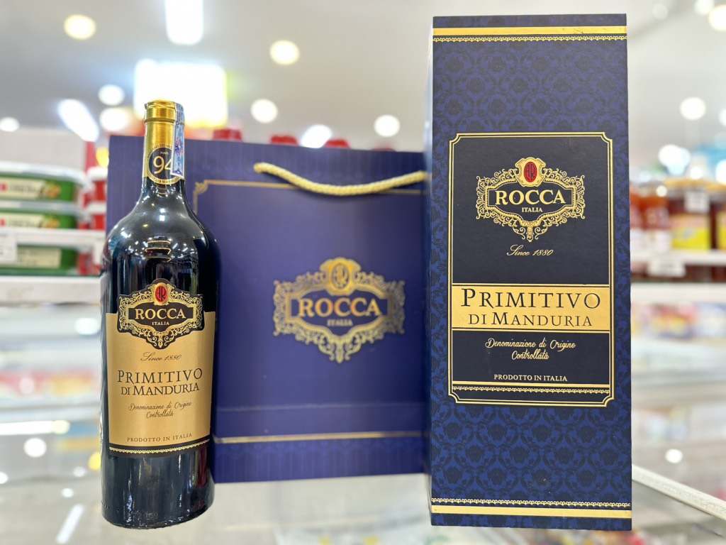 Rượu vang đỏ chát Rocca Primitivo DI Manduria Ý 14,5%vol 750ml  (kèm hộp+túi )