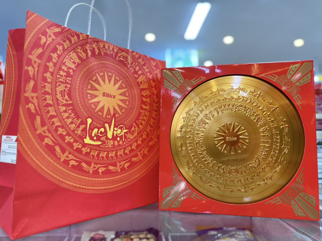 Bánh hỗn hợp Lạc Việt Bibica 800g