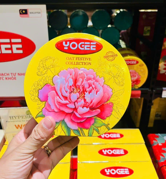 Thanh yến mạch OAT Festive collection Yogee Malaysia 132g