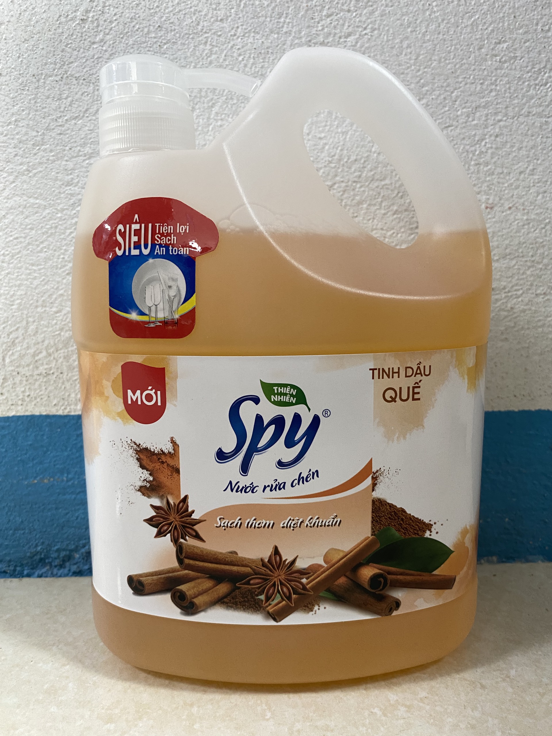 Nước rửa chén Spy tinh dầu quế 1,9L
