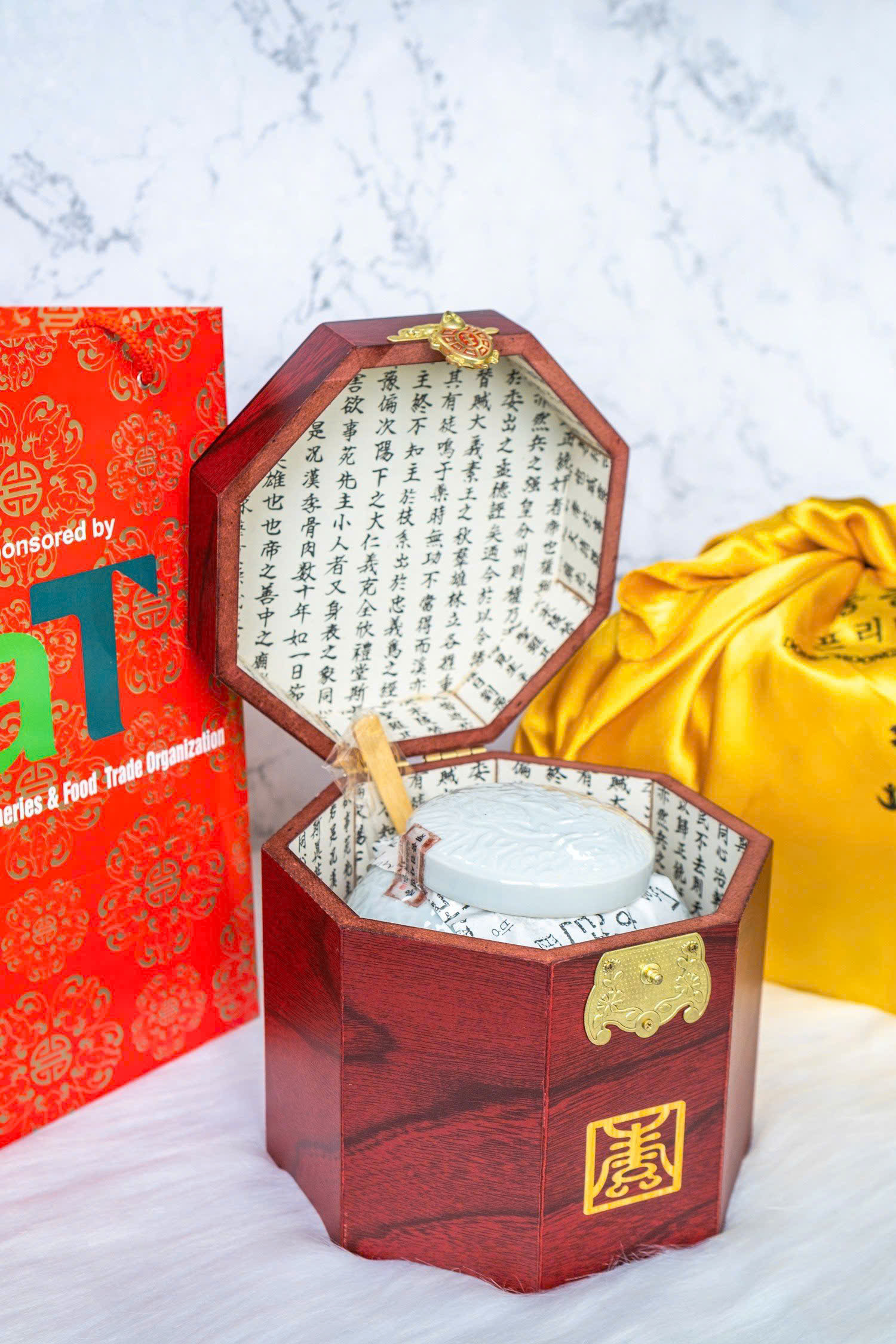 Cao hồng sâm Hoàng hậu BIO Hàn Quốc 500g