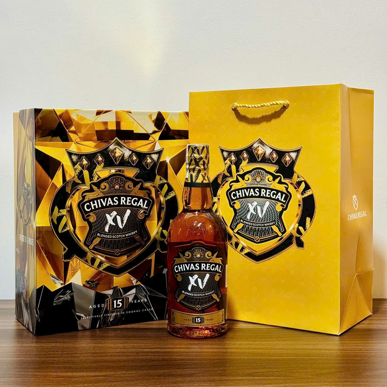 Rượu Chivas Regal XV Hộp quà tết 40% 700ml