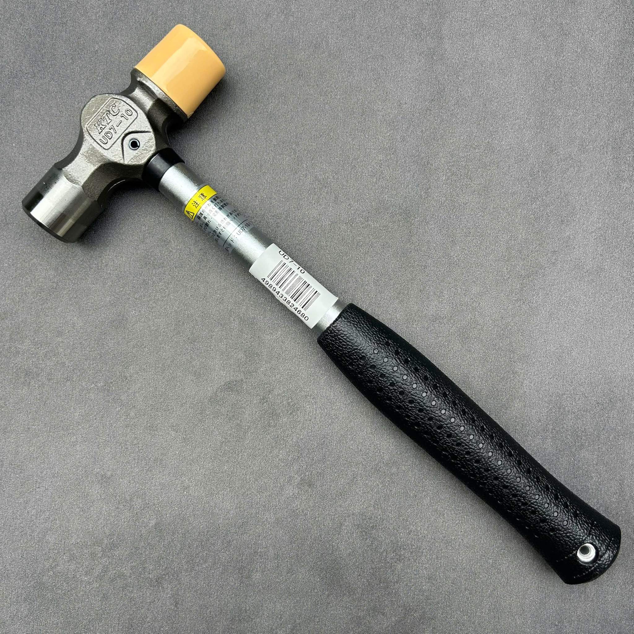 Búa Cơ Khí KTC UD7-10 Gồm Đầu Thép Và Nhựa Resin
