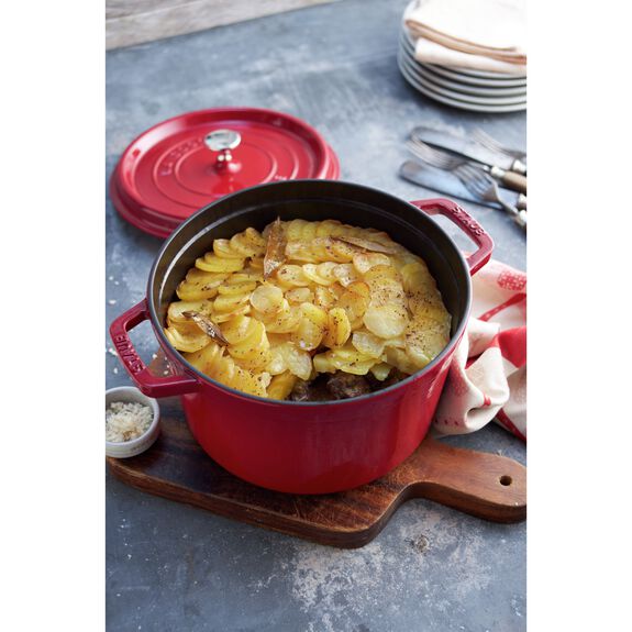 Staub - Nồi gang tròn cao màu đỏ cherry - 24cm (4.75L)