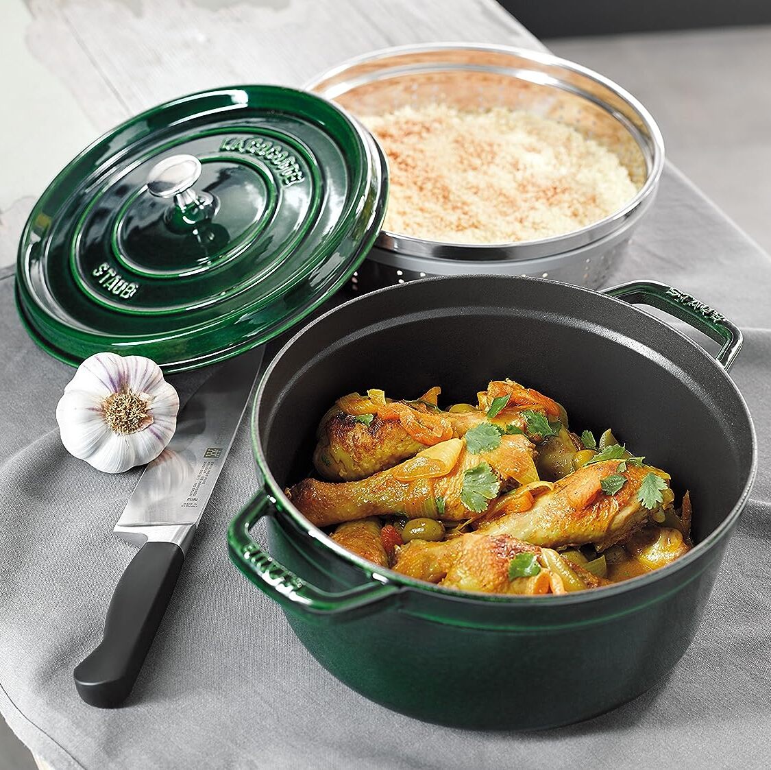 Staub - Nồi gang tròn kèm xửng hấp