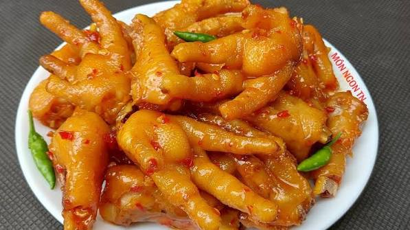 Chân gà chiên mắm