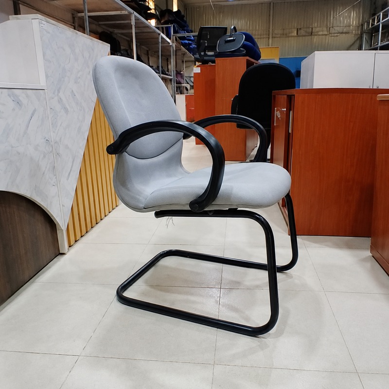 Ghế Làm Việc Chân Quỳ Bọc Nỉ Xám 575x690x900mm Thanh Lý GHE117