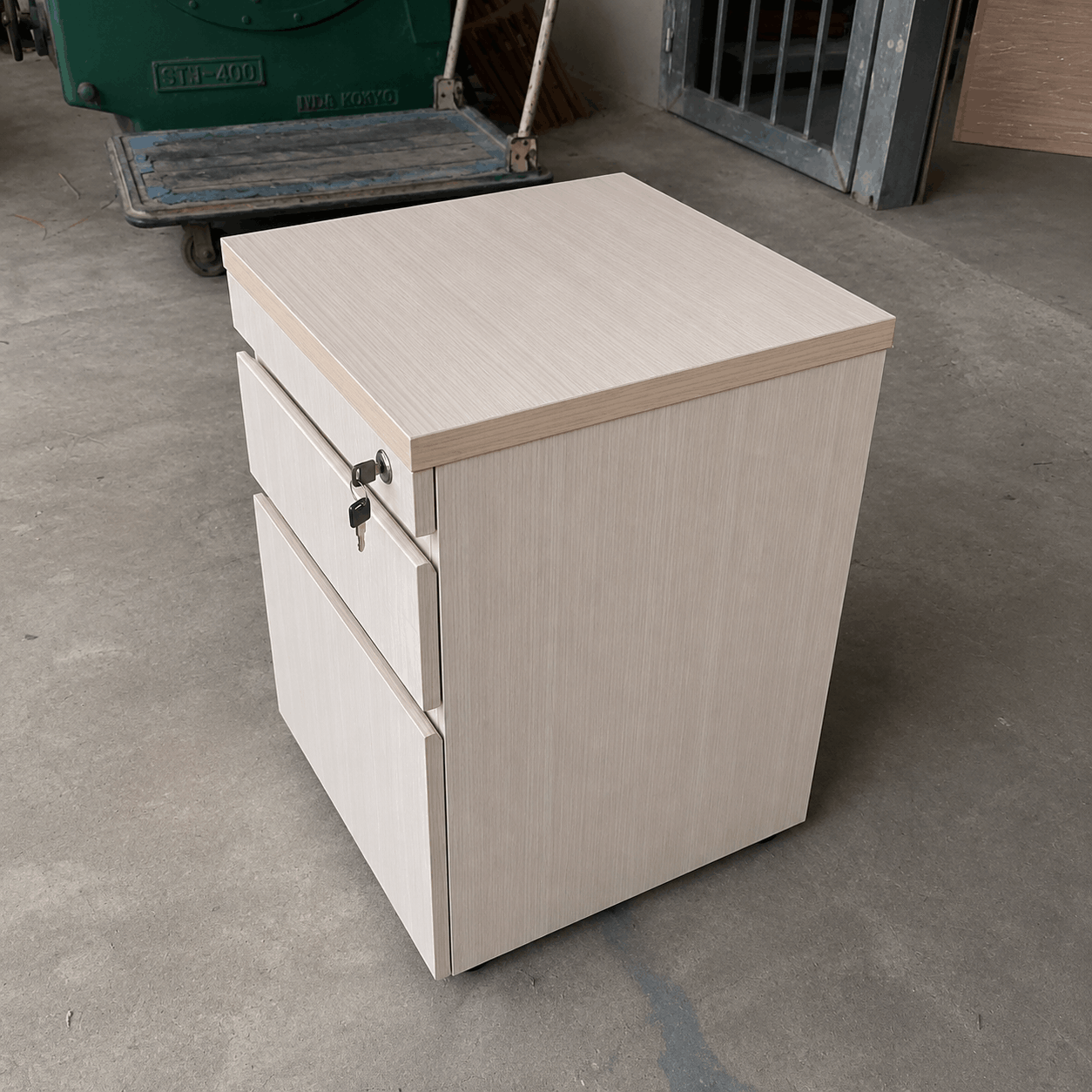 Tủ di động gỗ 2 ngăn kéo 450x412x600mm TU096