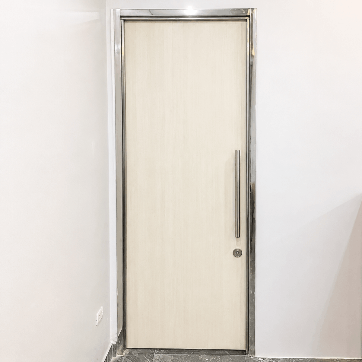 Cửa gỗ sẵn khung thanh lý dành cho nhu cầu lắp đặt nội thất