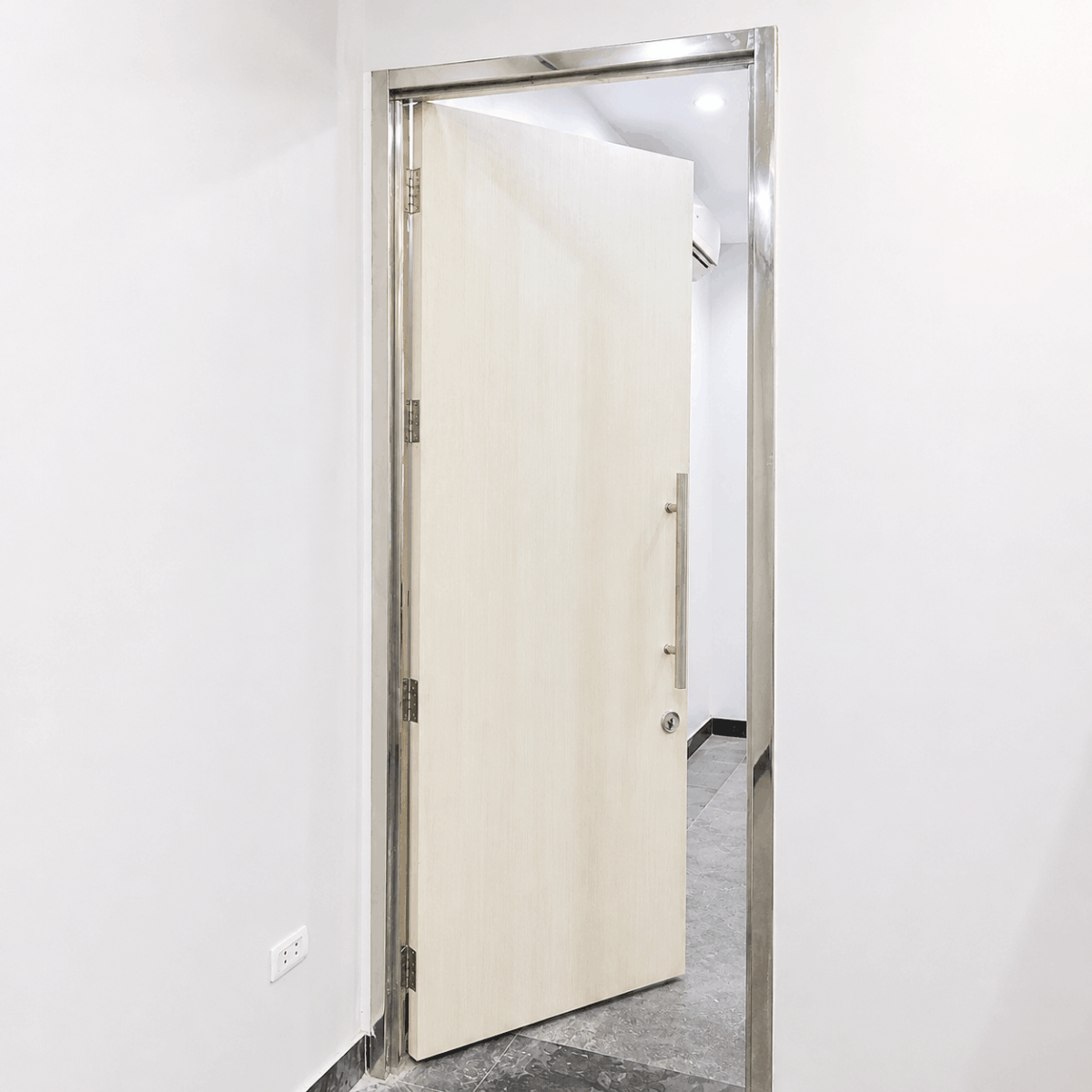 Cửa gỗ sẵn khung CUA080