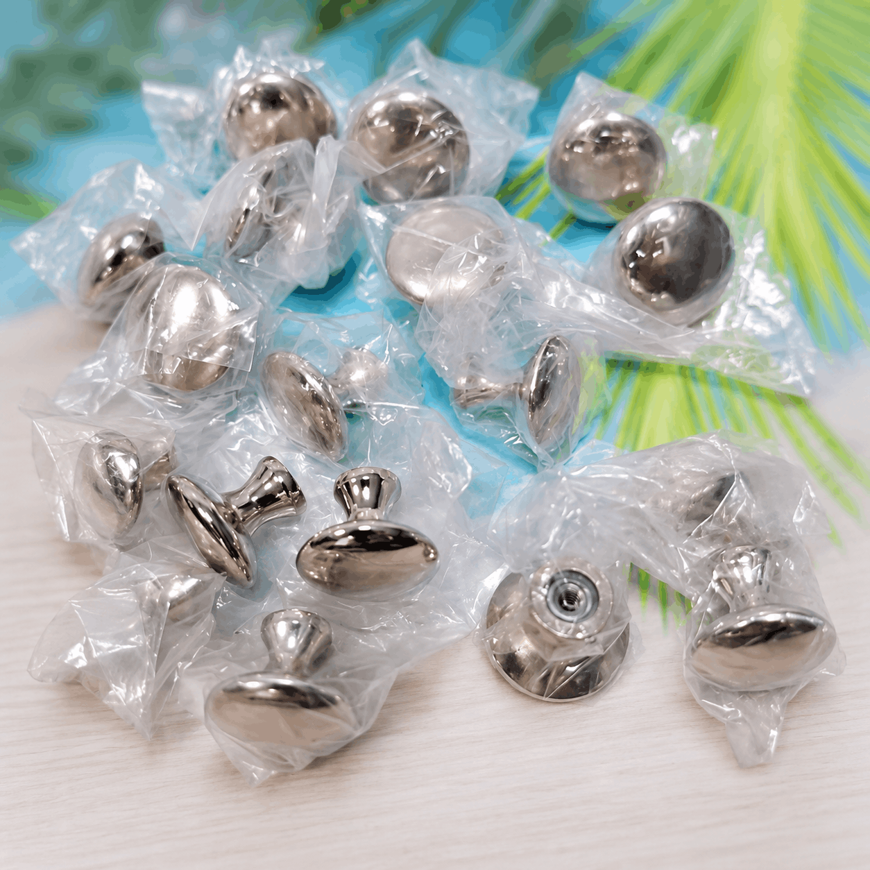 Núm Tay Nắm Tủ Tròn Hợp Kim Màu Inox Bóng TN1006