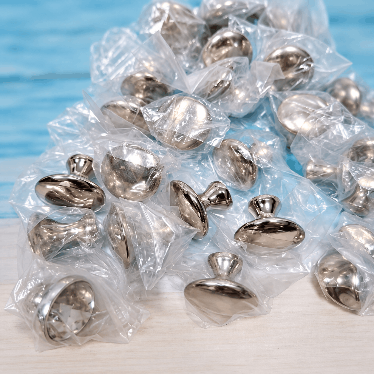 Núm Tay Nắm Tủ Tròn Hợp Kim Màu Inox Bóng TN1006