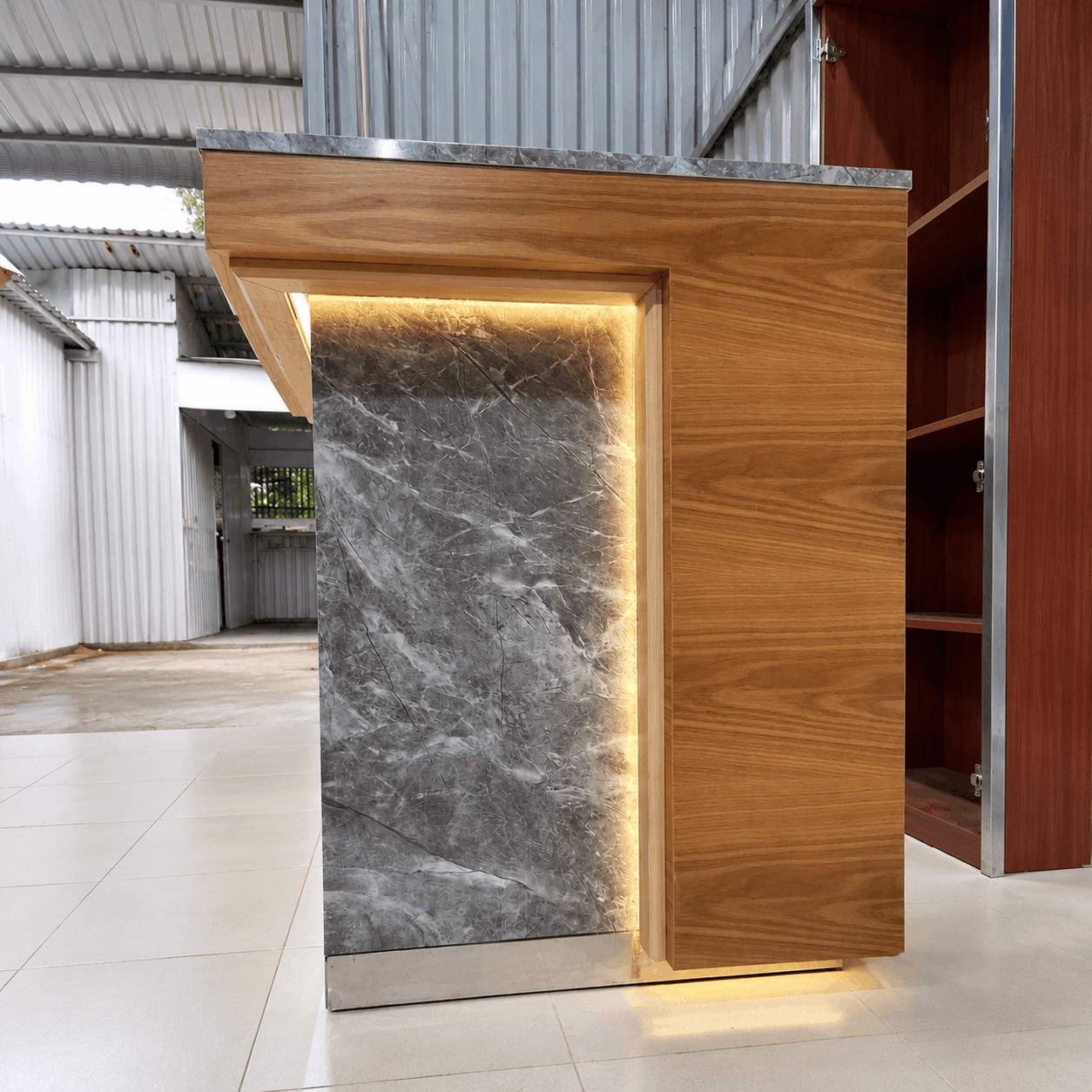 Quầy lễ tân gỗ hiện đại 2170x815x1013mm QUAY046