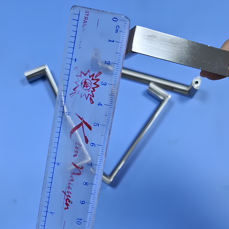 Tay nắm tủ Inox thanh vuông xước mờ TN119