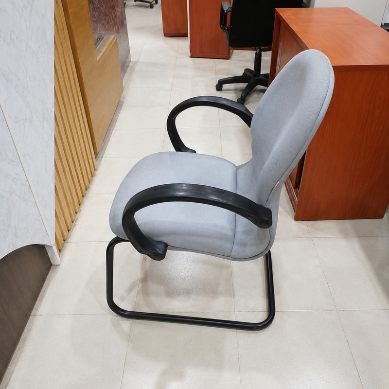Ghế Làm Việc Chân Quỳ Bọc Nỉ Xám 575x690x900mm Thanh Lý GHE117