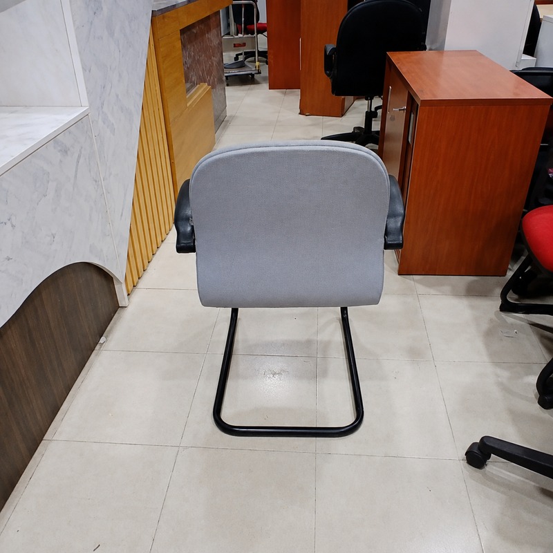 Ghế Làm Việc Chân Quỳ Bọc Nỉ Xám 575x690x900mm Thanh Lý GHE117