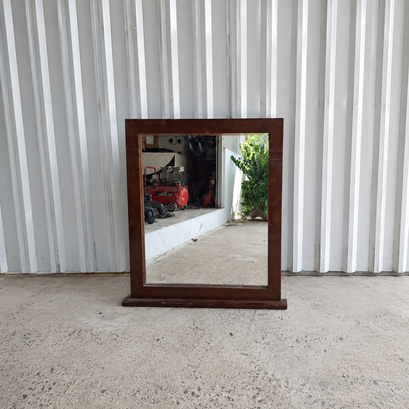 Gương khung gỗ tự nhiên 650x720mm GUONG112