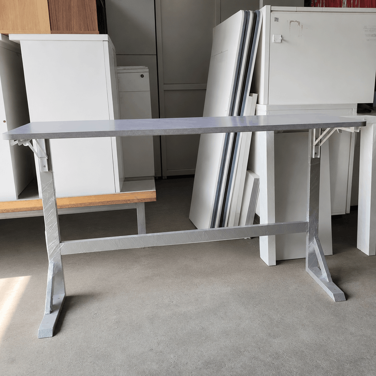 Bàn làm việc chân sắt 1200x400x750mm BAN027