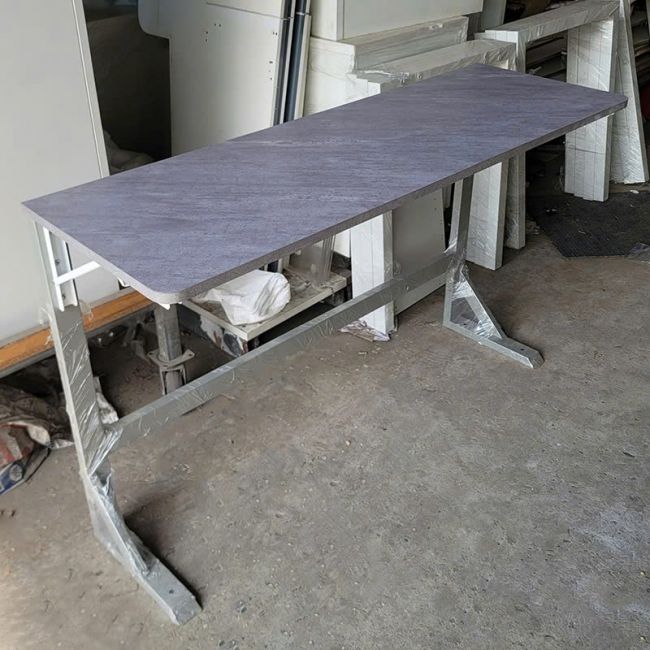 Bàn làm việc chân sắt 1200x400x750mm BAN027