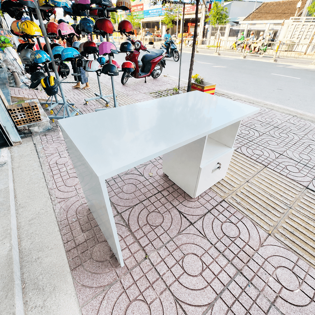 Bàn làm việc hộc tủ liền 1200x600x750mm BAN025
