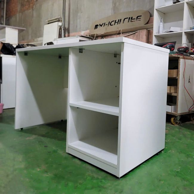 Bàn làm việc kệ hở 1200x600x750mm BAN024