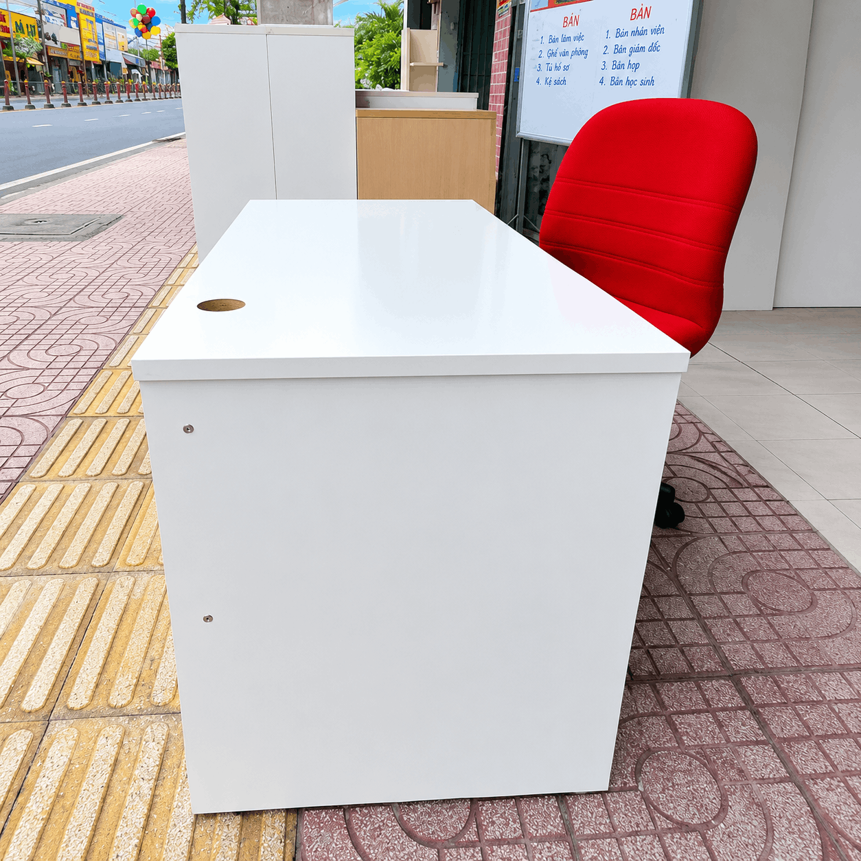 Bàn làm việc màu trắng 1200x600x750mm BAN022