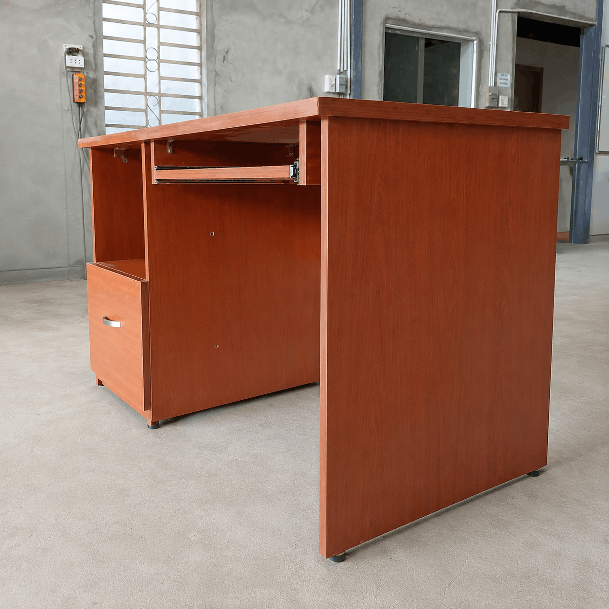 Bàn làm việc hộc tủ liền bàn màu nâu 1200x700x750mm BAN099
