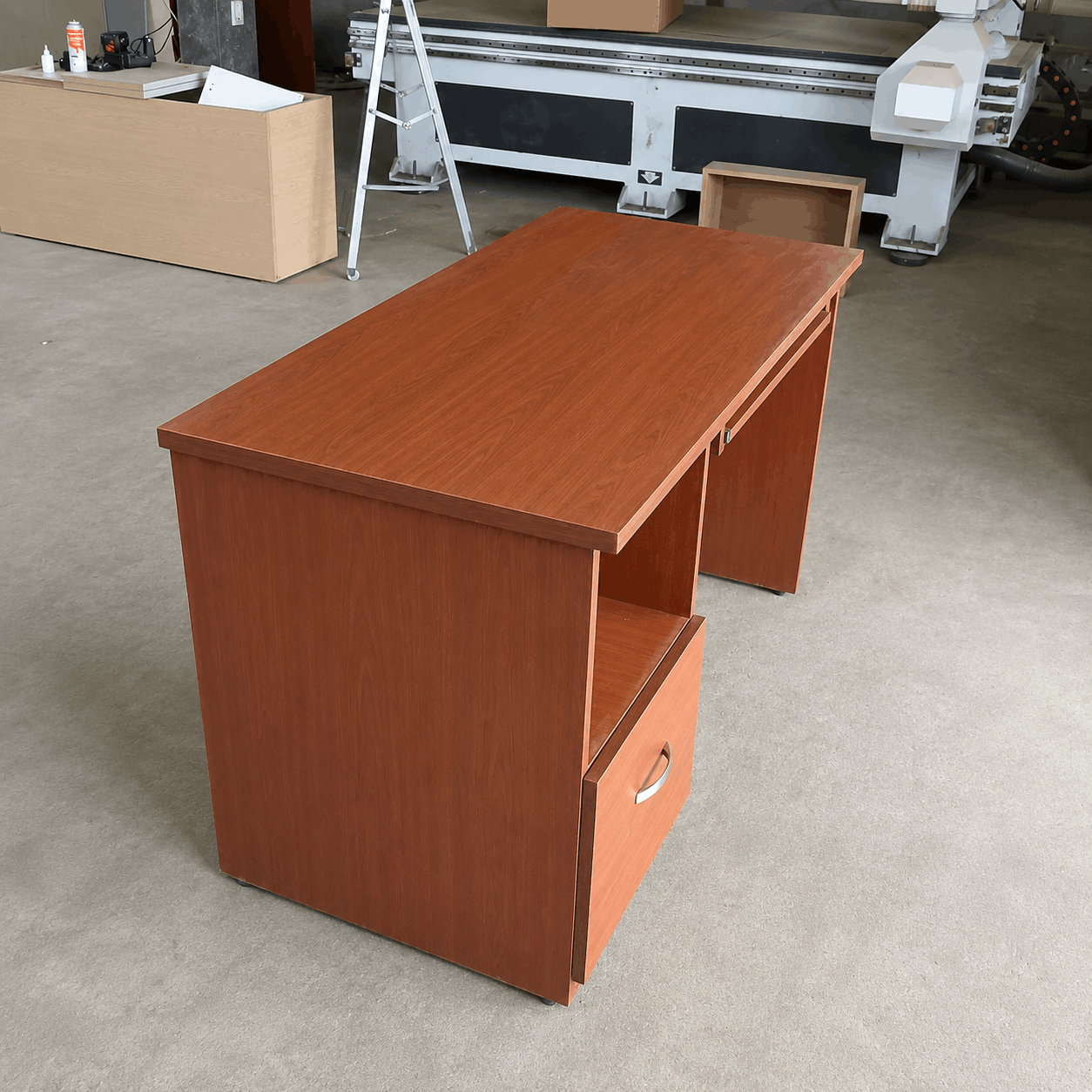 Bàn làm việc hộc tủ liền bàn màu nâu 1200x700x750mm BAN099