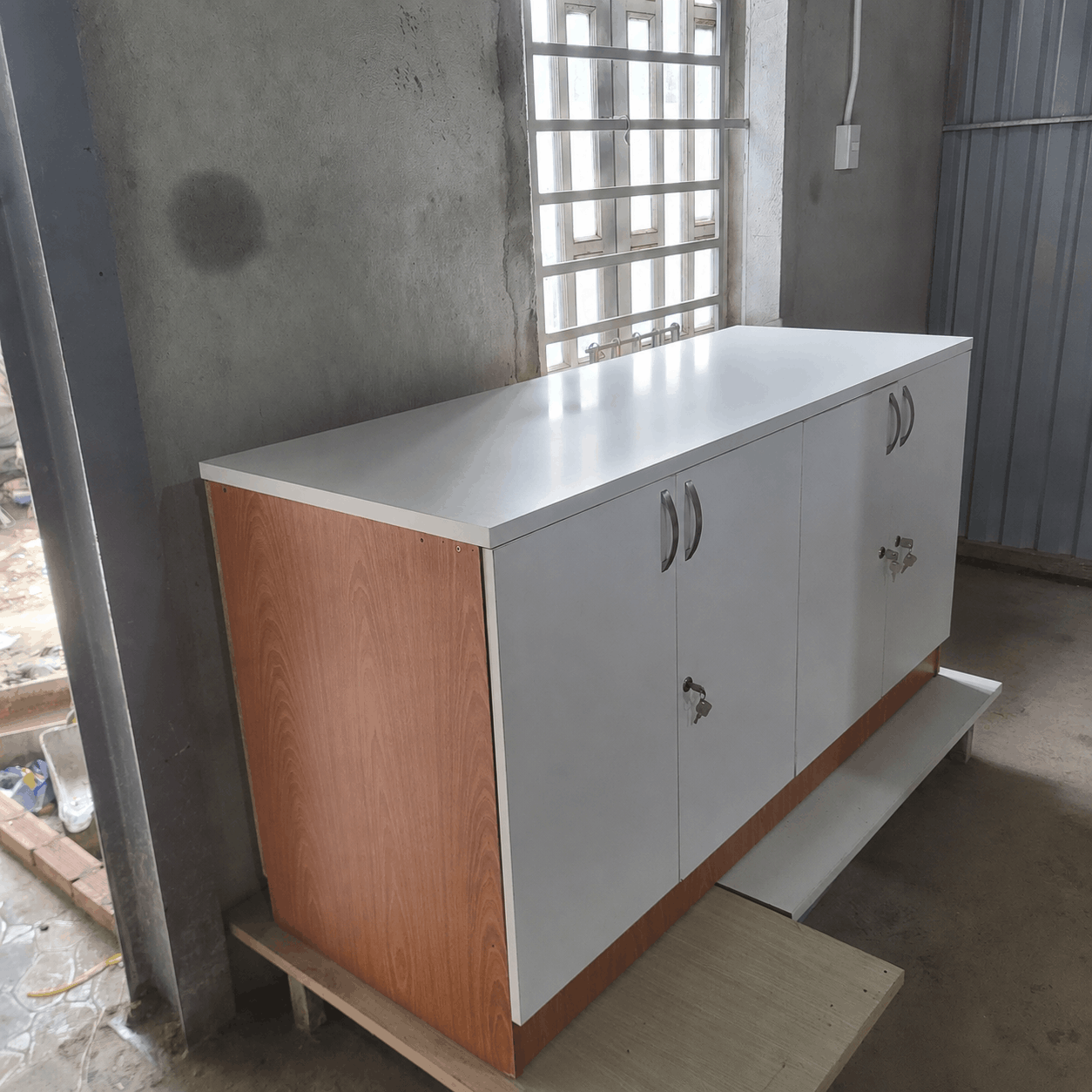 Tủ hồ sơ 4 cánh thấp 1600x600x850mm TU017