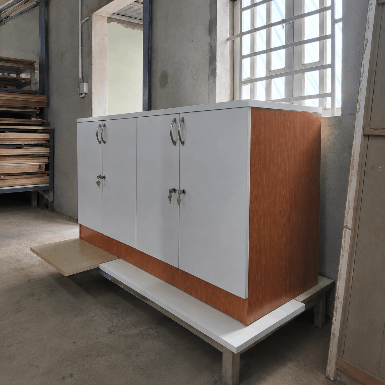 Tủ hồ sơ 4 cánh thấp 1600x600x850mm TU017