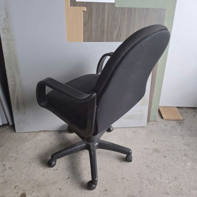 Ghế xoay văn phòng lưng trung 580x600x1075mm GHE041