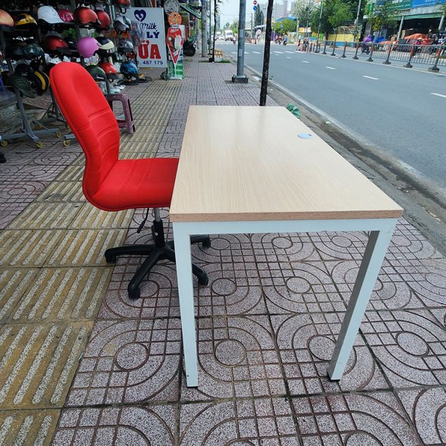 Ghế xoay văn phòng màu đỏ 510x560x1030mm GHE039