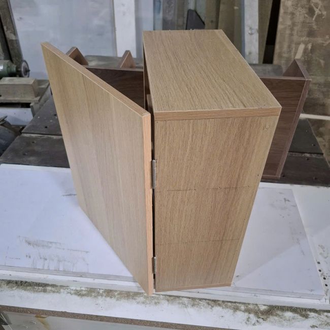 tu-thuoc-gia-dinh-go-300x150x400-tu007