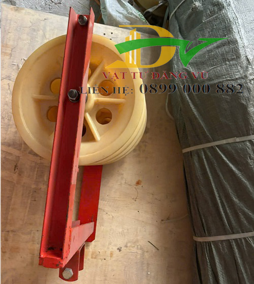 Puly kéo dây điện 3 rãnh 320X80MM
