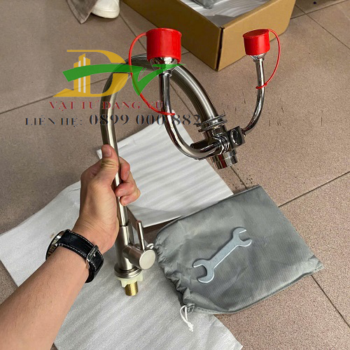 Vòi Rửa Mắt Kết Hợp Rửa Tay