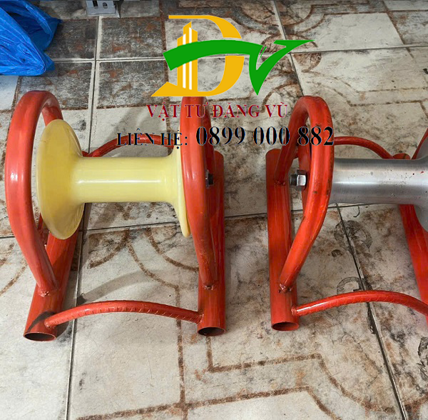 Con Lăn Kéo Cáp Mặt Đất
