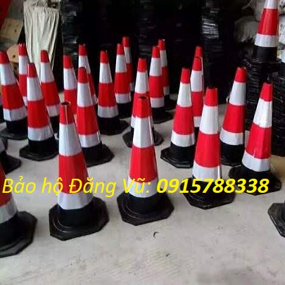 Cọc tiêu cao su 65cm