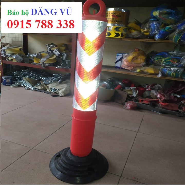 Cọc tiêu chóp nón 70cm