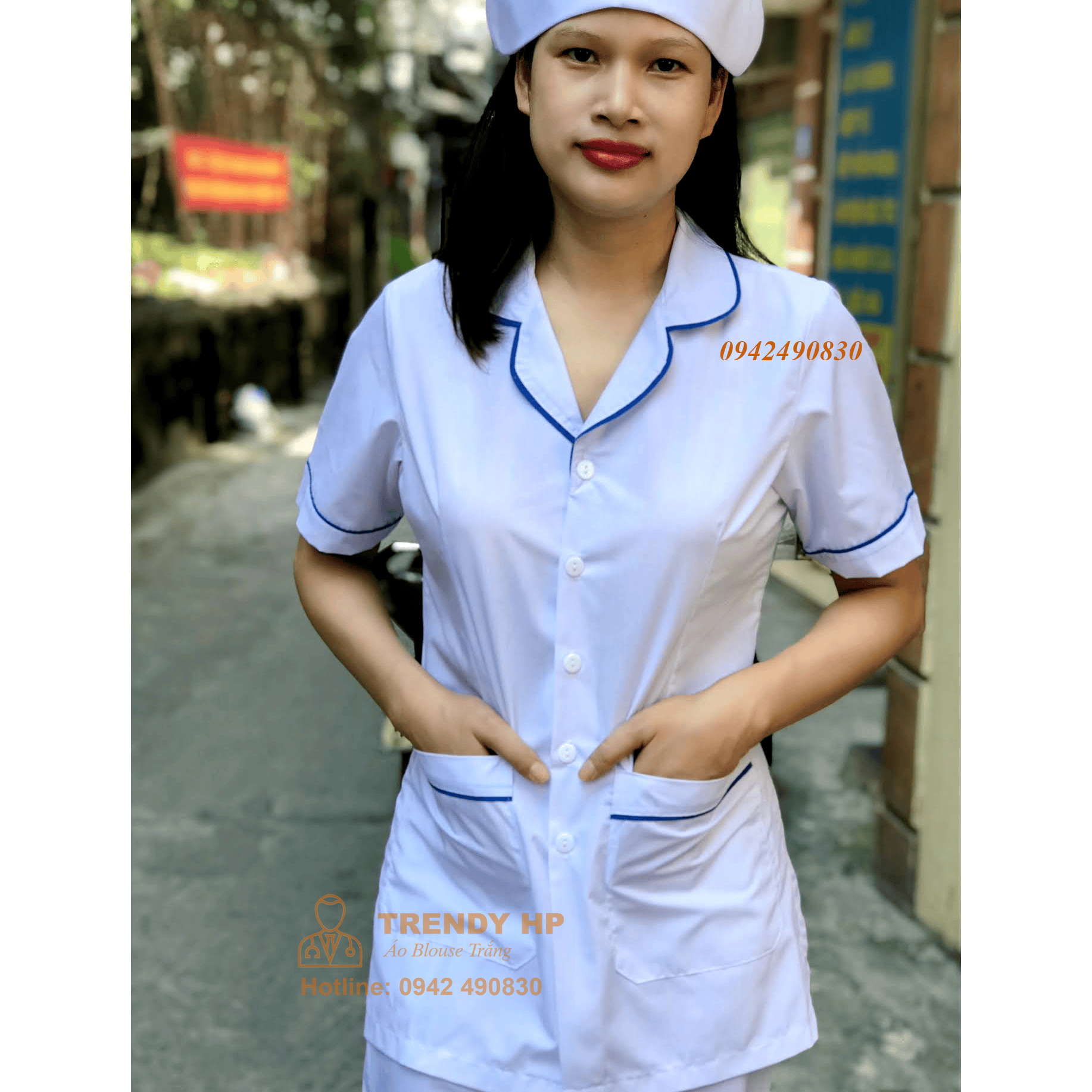 Áo blouse trắng viền bo tròn viền Xanh Cô Ban nữ tính xinh xắn cho điều dưỡng, dược sỹ, y tá, thẩm mỹ viện, spa