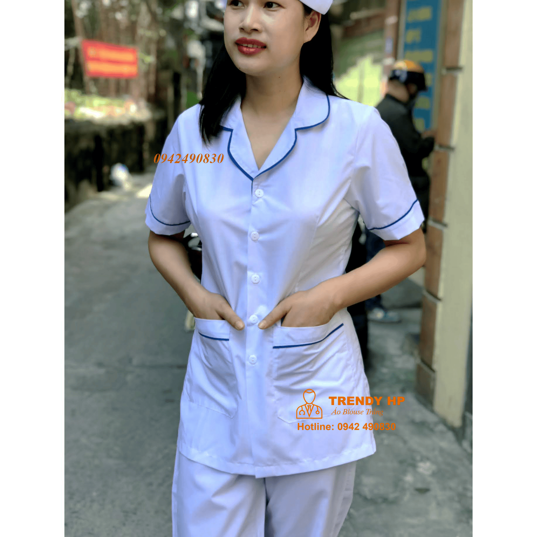 Áo blouse trắng viền bo tròn viền Xanh Cô Ban nữ tính xinh xắn cho điều dưỡng, dược sỹ, y tá, thẩm mỹ viện, spa
