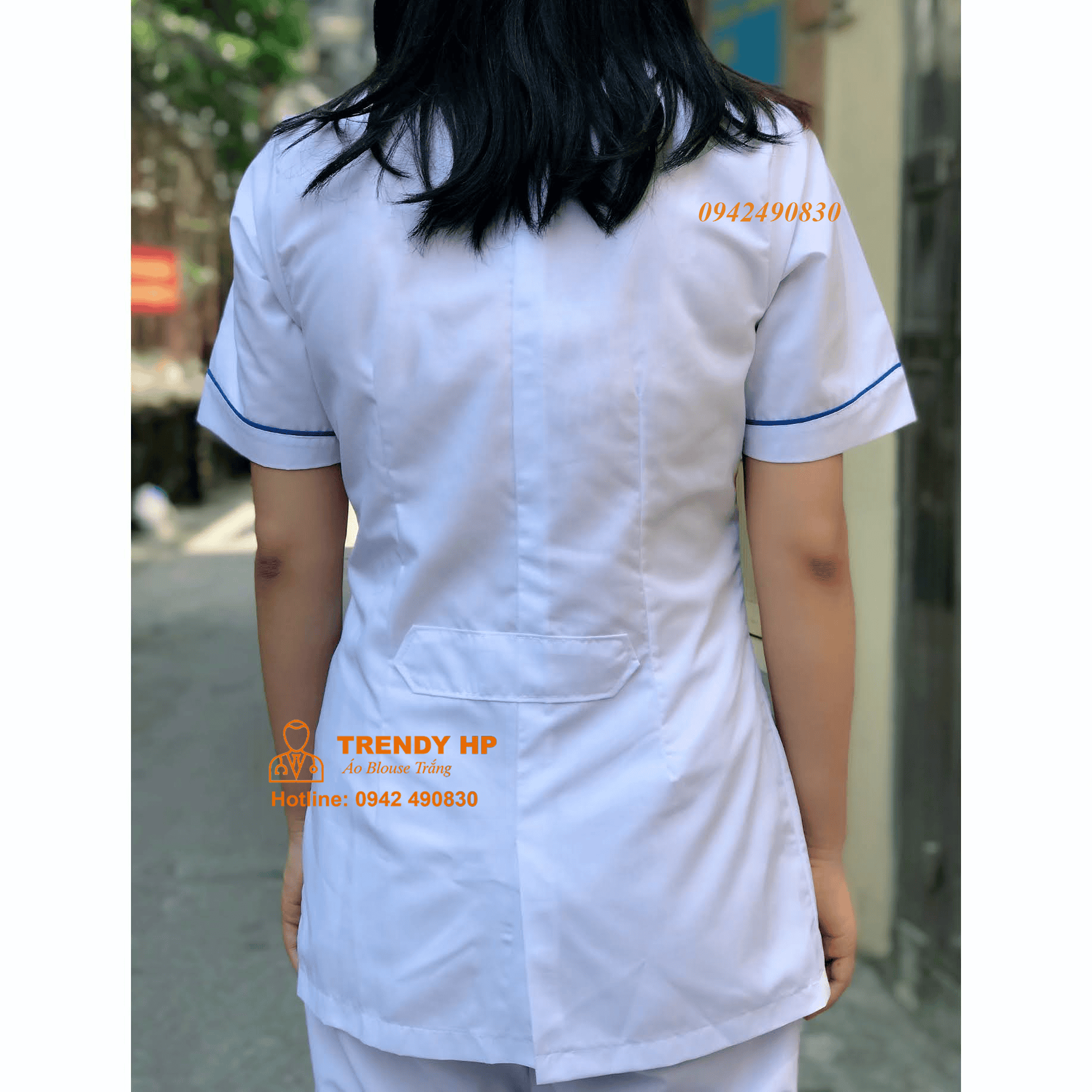 Áo blouse trắng viền bo tròn viền Xanh Cô Ban nữ tính xinh xắn cho điều dưỡng, dược sỹ, y tá, thẩm mỹ viện, spa