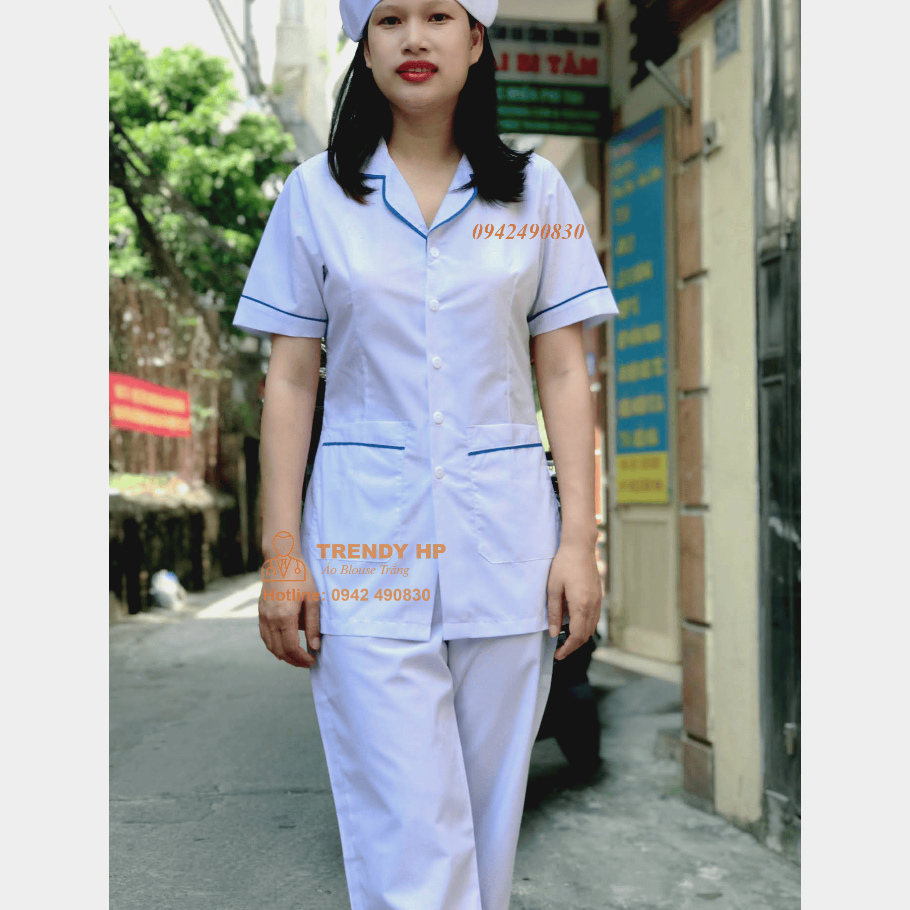 Áo blouse trắng viền bo tròn viền Xanh Cô Ban nữ tính xinh xắn cho điều dưỡng, dược sỹ, y tá, thẩm mỹ viện, spa