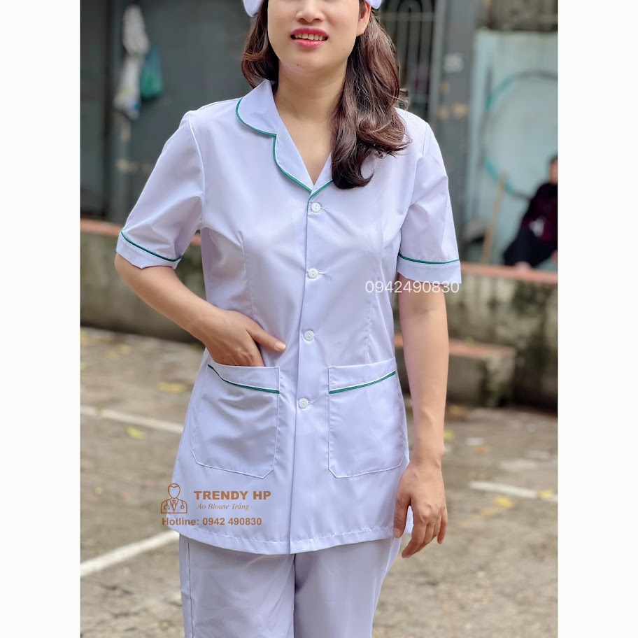 Bộ Blouse Trắng có viền Xanh Lá bo tròn cổ nữ tính - Áo blu trắng điều dưỡng, dược sỹ, thẩm mỹ viện, spa