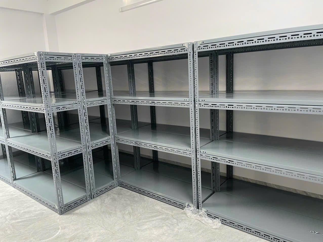 Kệ v lỗ lắp thêm giằng gia cố