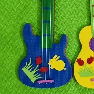 Đồ chơi âm nhạc tự tạo đàn,trống,phách tự tạo
