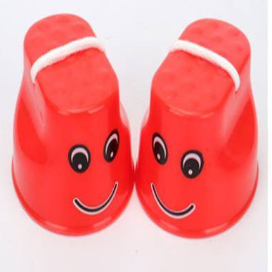 Cà kheo trò chơi cho trẻ vận động, cà kheo nhựa cho bé đồ dùng giáo cụ dạy học tiếng anh (1 đôi)